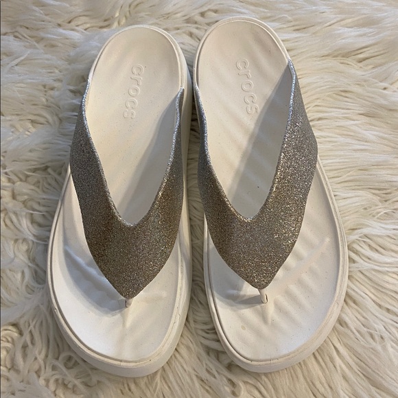 CROCS Women's Glittery Silver Sandals size 9 BNWOT see all photos - Picture 3 of 11